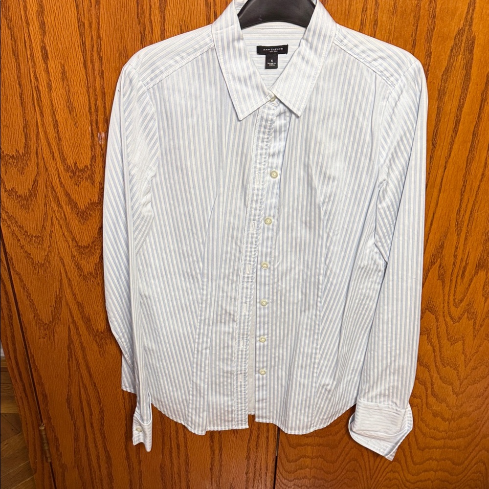 Banana Republic Blue and White Striped Dress Shirt